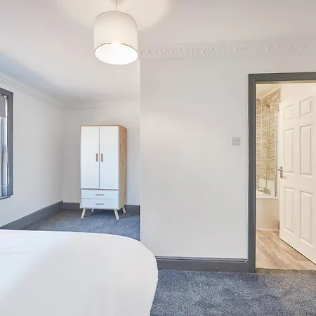 Host & - Clarendon * Redcar