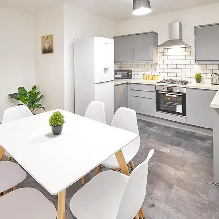 Host & - Clarendon Apartman *